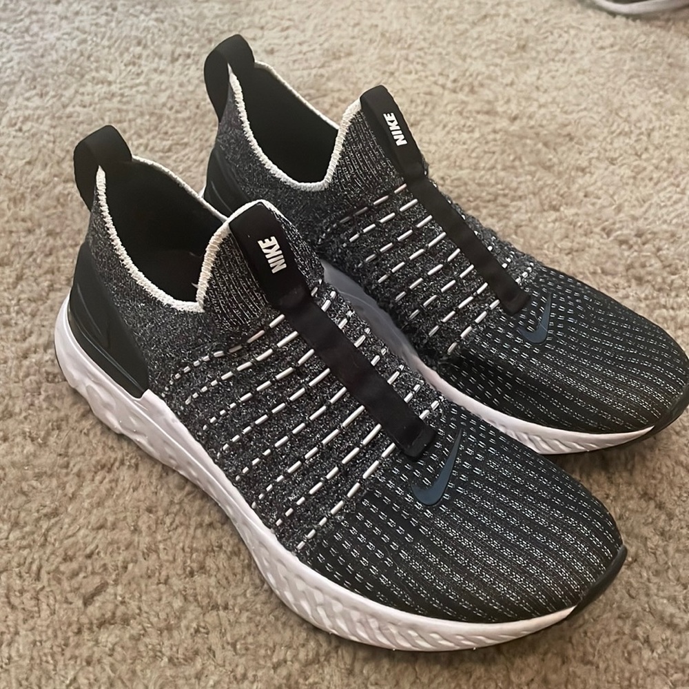 Nike Womens Size 8 React Phantom